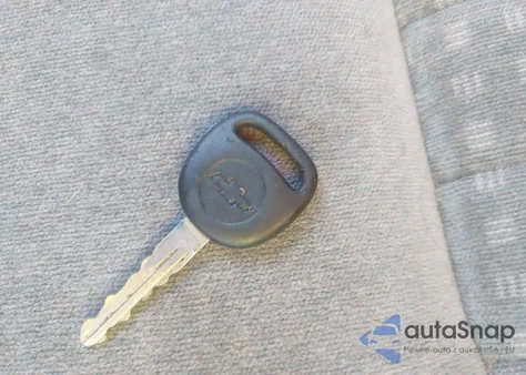 1999 Chevrolet S-10 Ls из США, поврежденный, VIN 1GCCS19X6X8100354